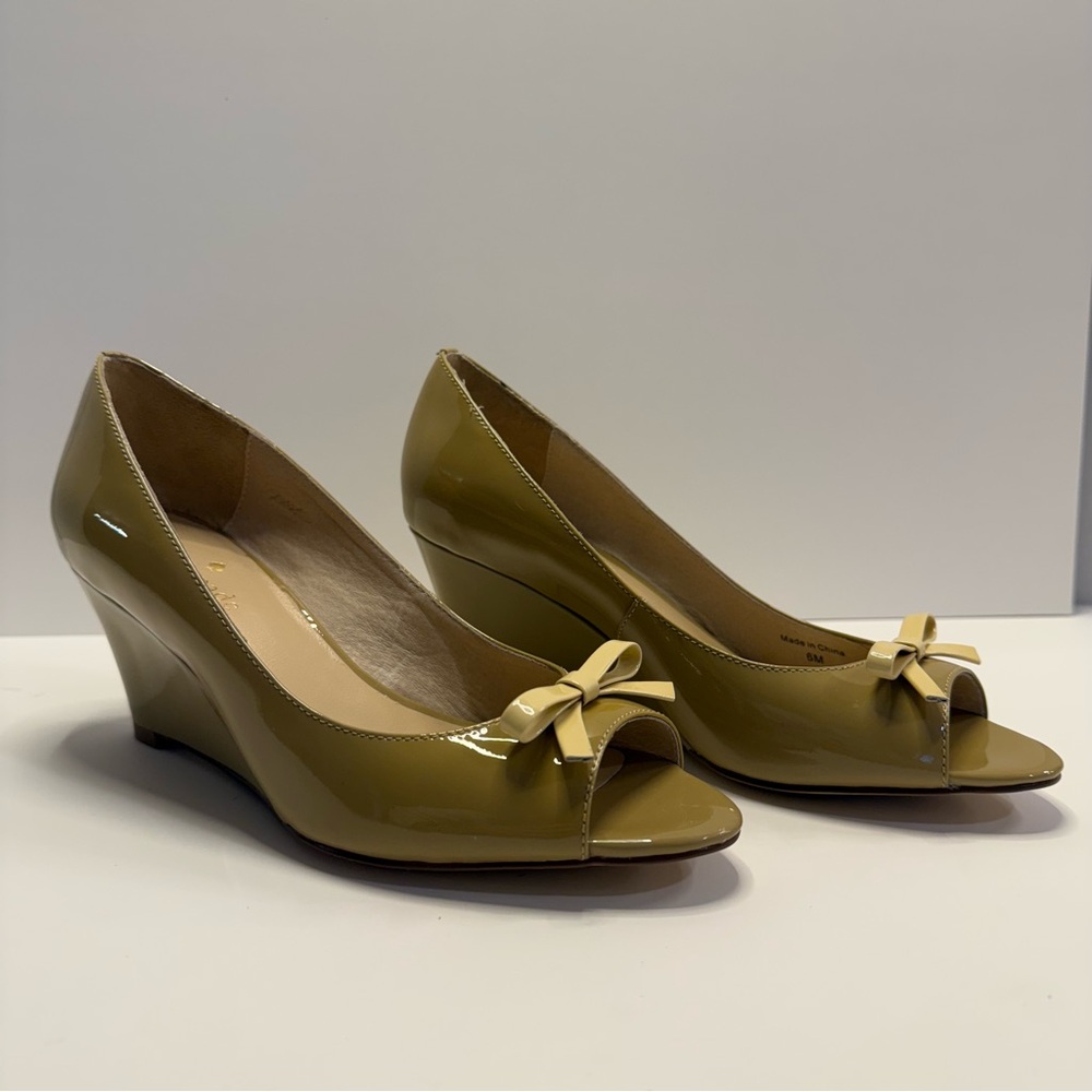 Kate Spade Nude Patent Bow Peep Toe Wedges Size 6 - Picture 4 of 10